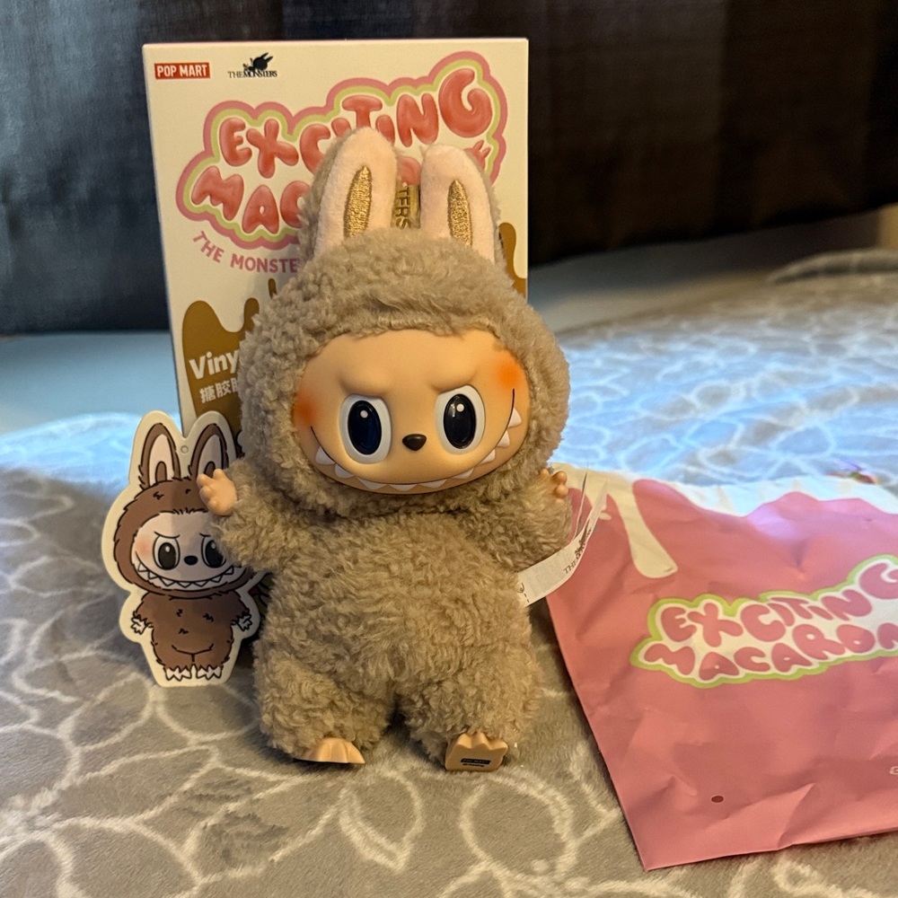 POP Mart - The Monsters Exciting Macaron - Toffee